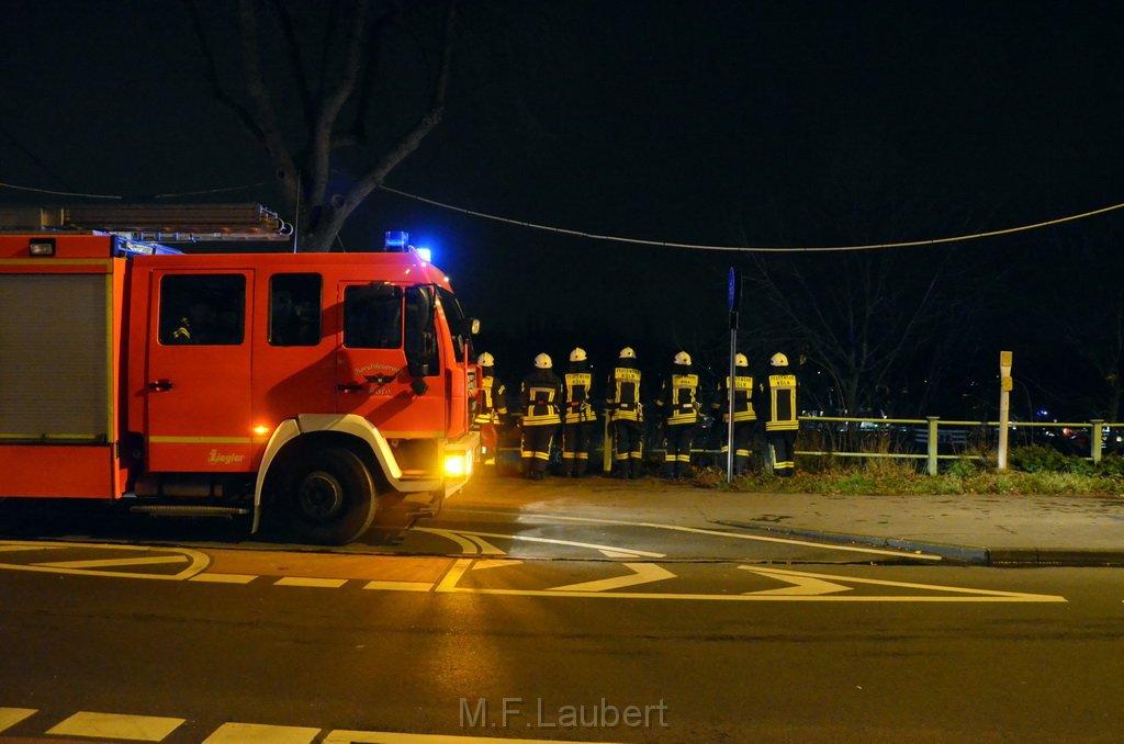 Schiff 1 Feuer im Motorraum eines Tankschiffes Hoehe Koeln Rodenkirchen P084.JPG - Miklos Laubert